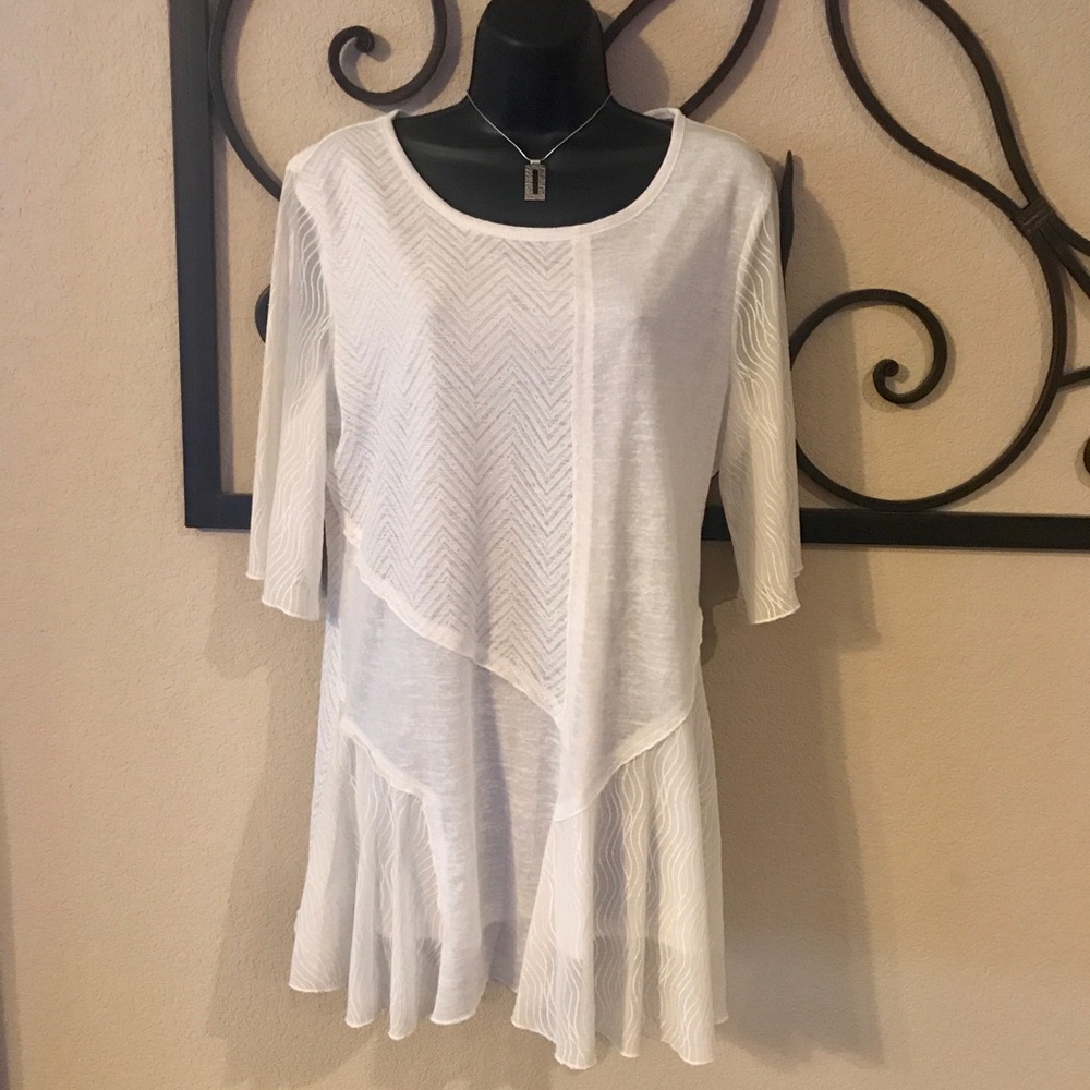 Gizel White Tunic